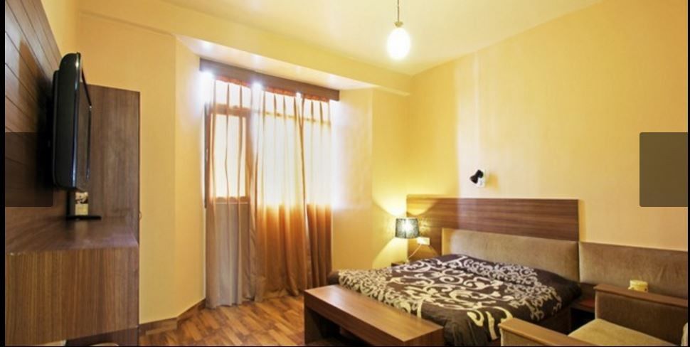 Oyo 8917 Hotel Crystal Palace Шимла Екстериор снимка