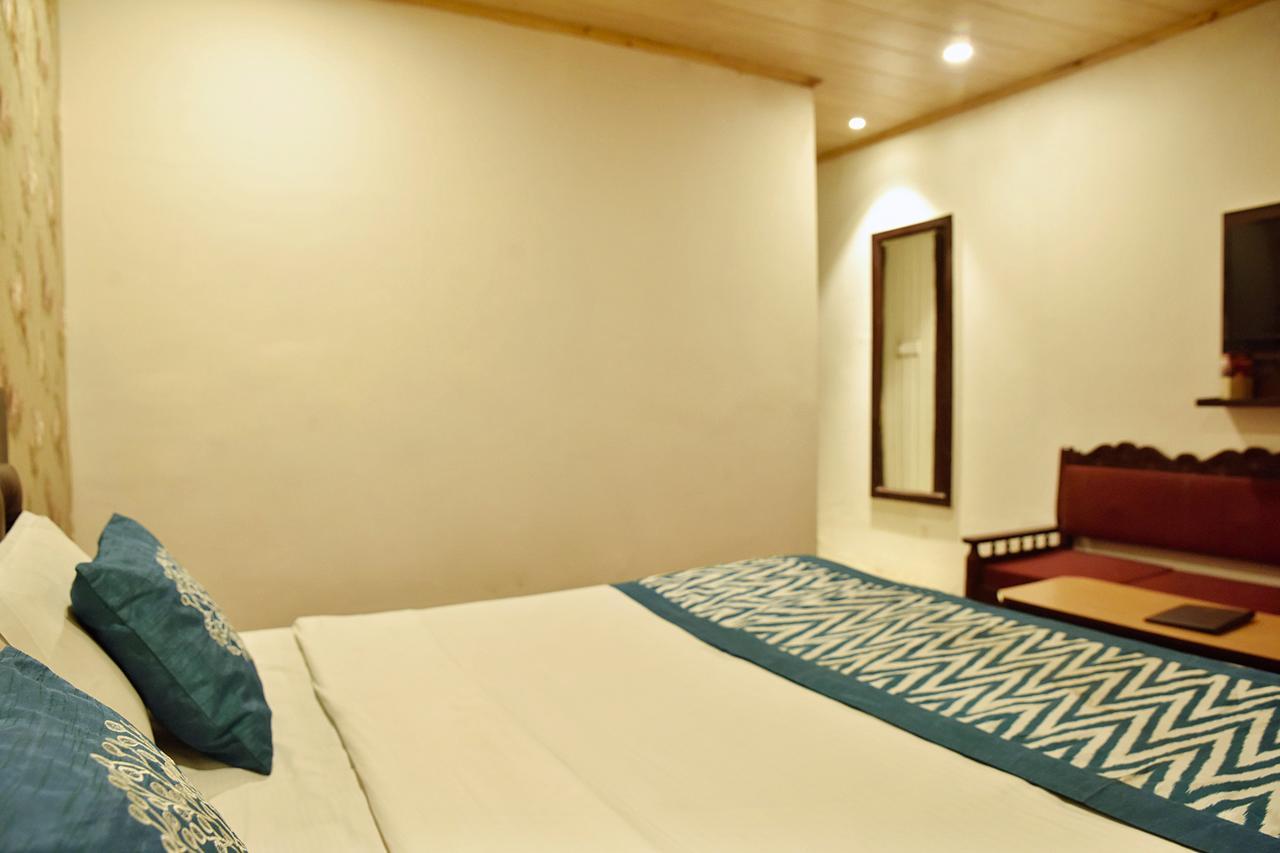 Oyo 8917 Hotel Crystal Palace Шимла Екстериор снимка