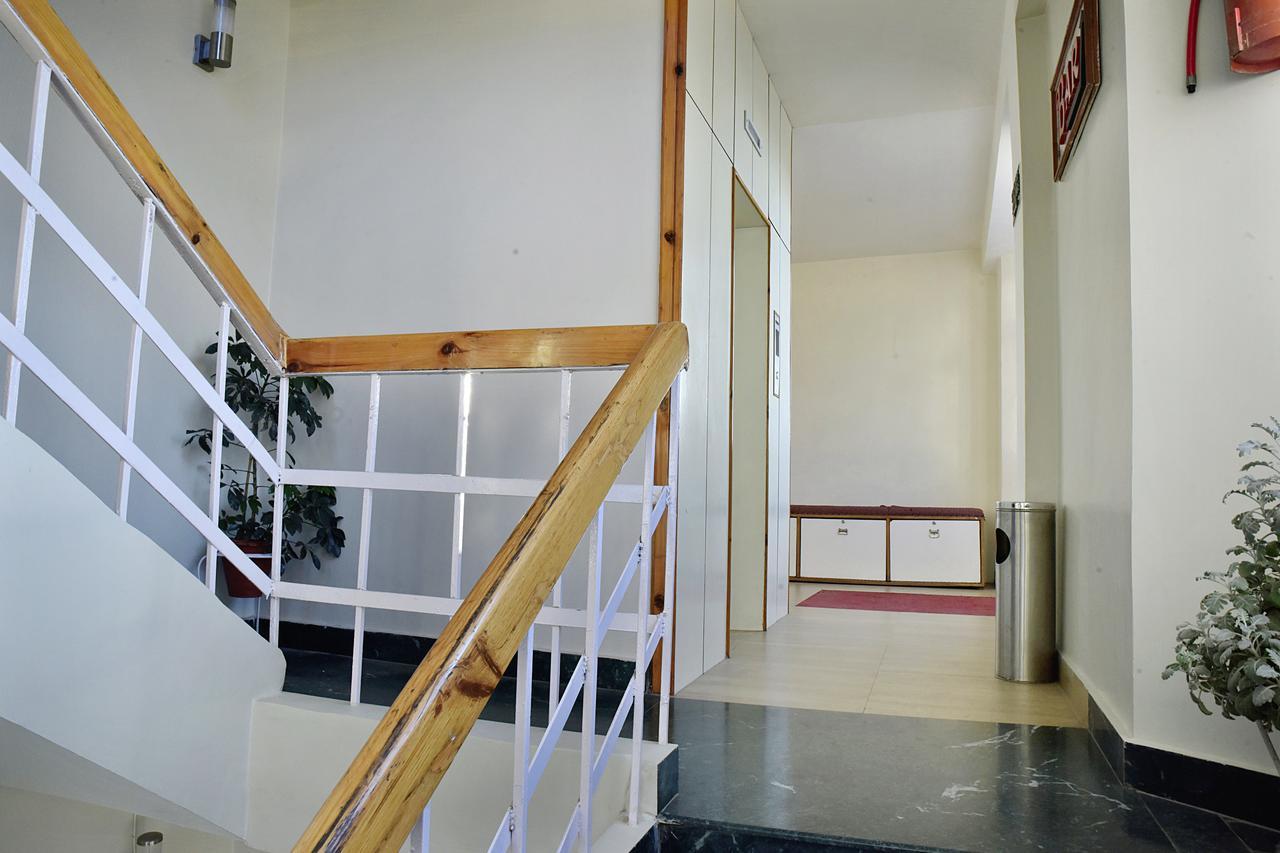 Oyo 8917 Hotel Crystal Palace Шимла Екстериор снимка