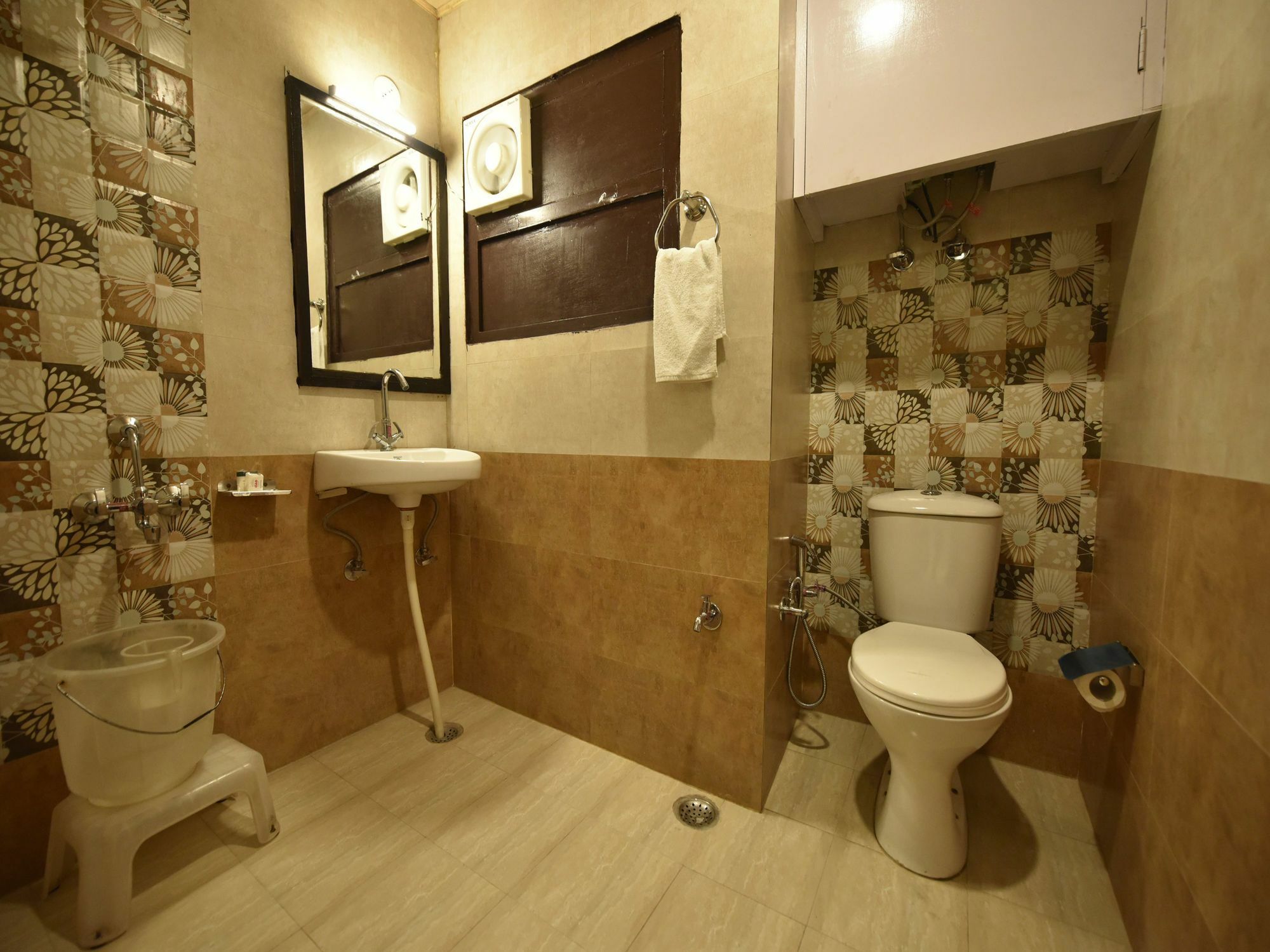 Oyo 8917 Hotel Crystal Palace Шимла Екстериор снимка